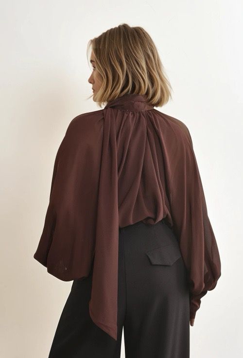 Feelkoo blouse met strikkraag bruin