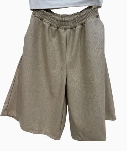 Vegan leather bermuda beige