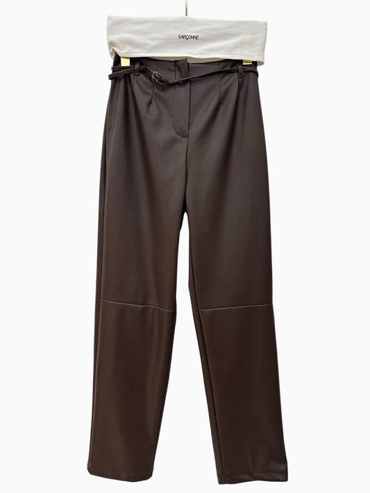 Garçonne vegan leather broek bruin