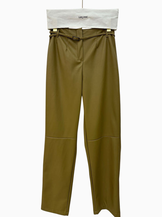 Garçonne vegan leather broek anijsgroen