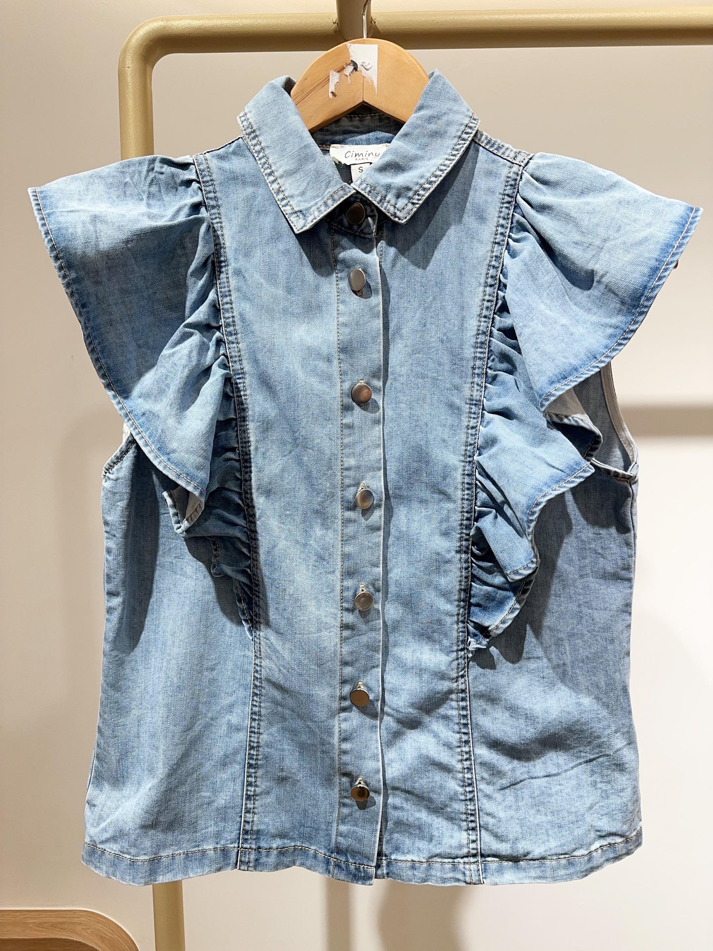 Mouwloze denim top ruches lichtblauw