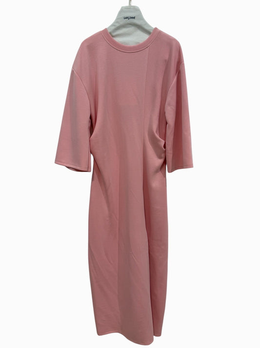 Garçonne lange jurk uitlopende mouw roze