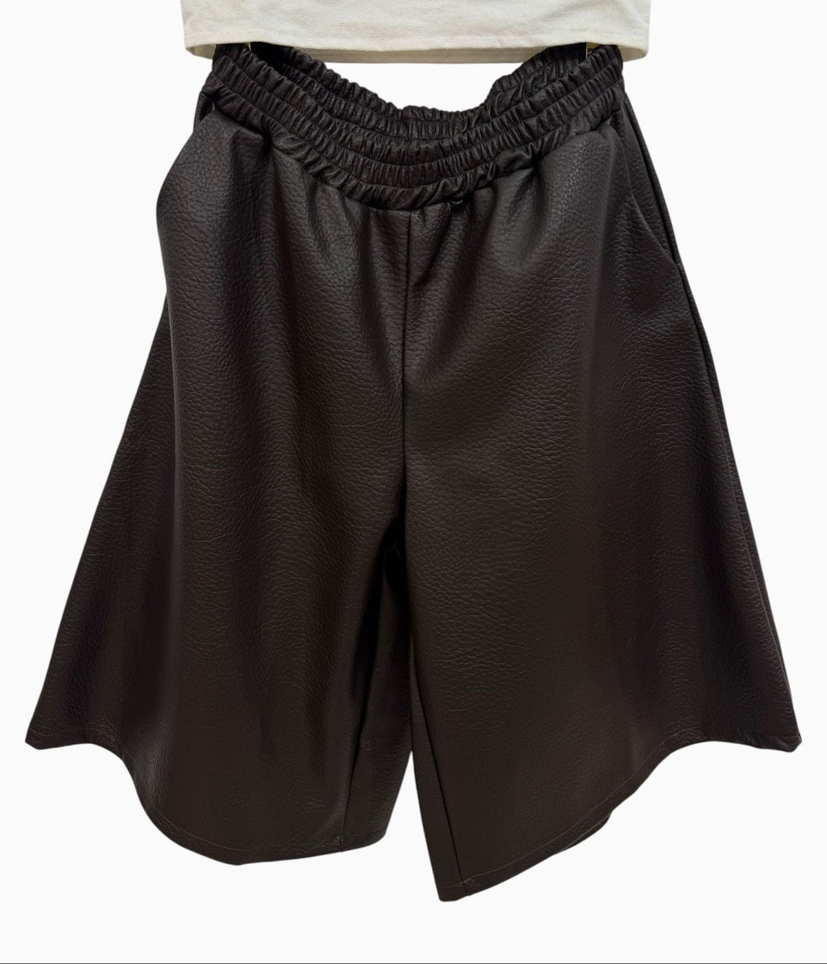 Vegan leather bermuda bruin