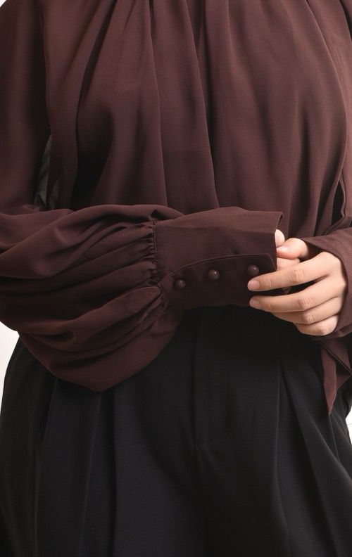 Feelkoo blouse met strikkraag bruin